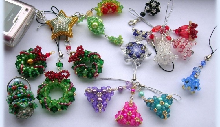 2023 Christmas Craft: Sustainable Ribbon and Recycled Material Ornaments