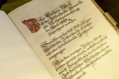 The Surprising Dead Giveaways That Expose Non-Native English Speakers in the US