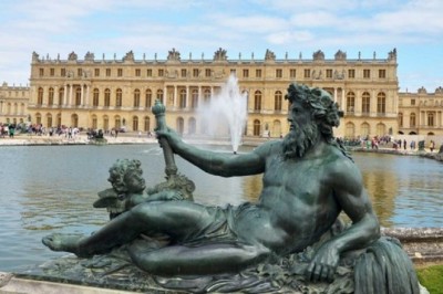 The Baroque Battle: Catholics vs. Protestants - Power, Luxury, and Conflict!